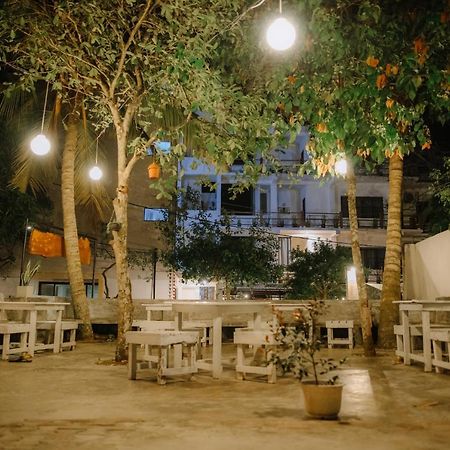 Celestial Inn Mirissa Bagian luar foto