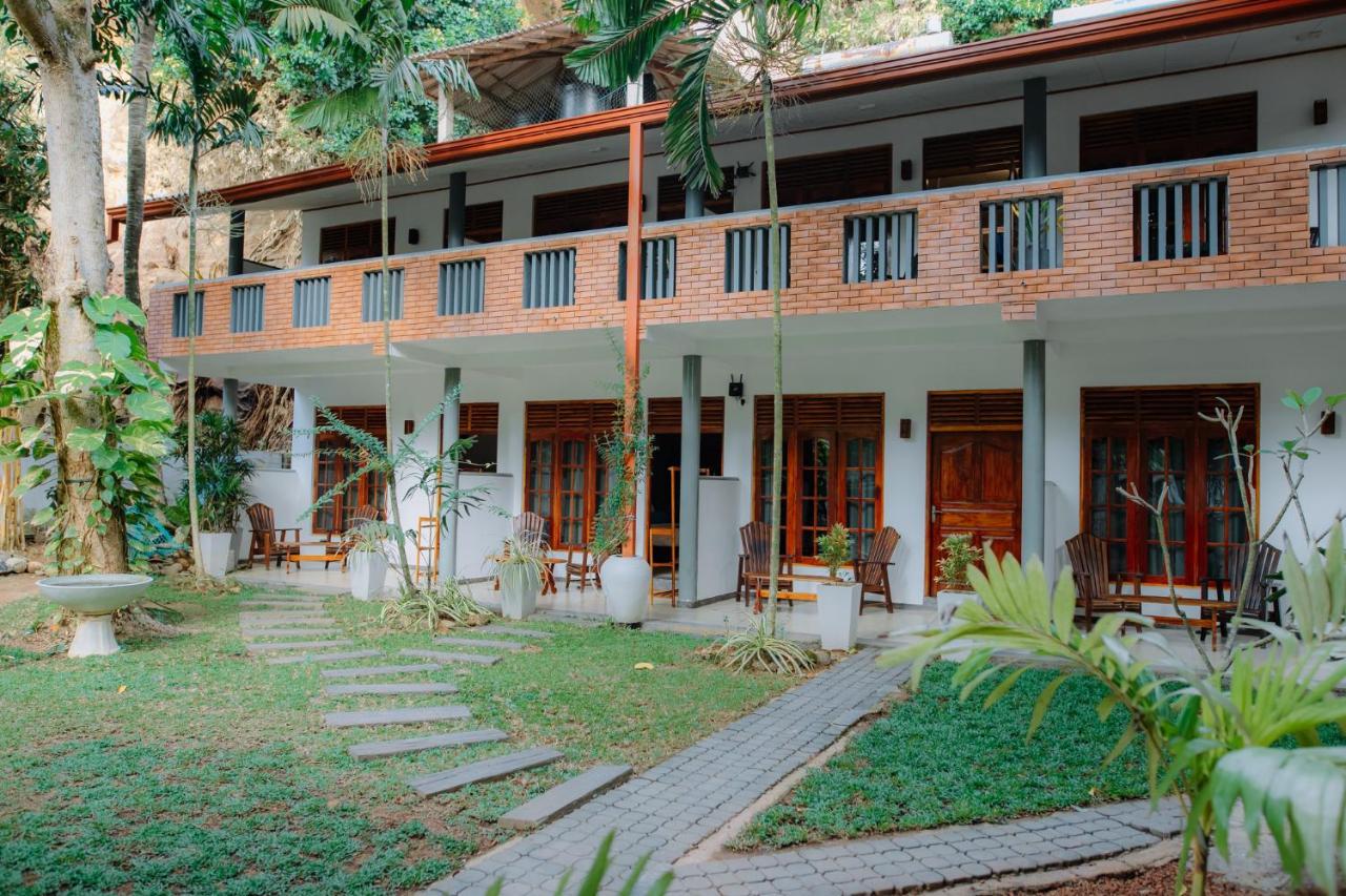 Celestial Inn Mirissa Bagian luar foto