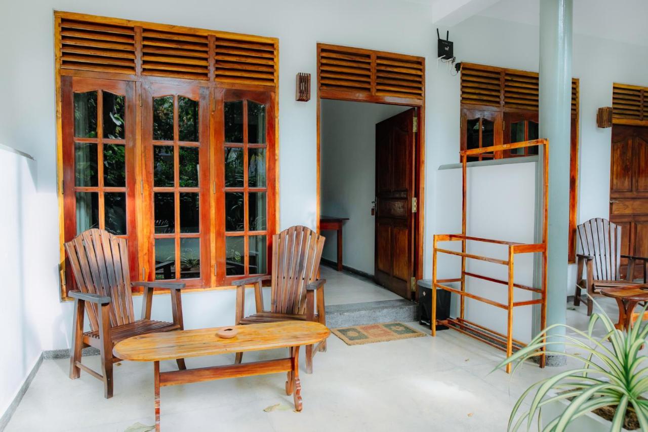 Celestial Inn Mirissa Bagian luar foto