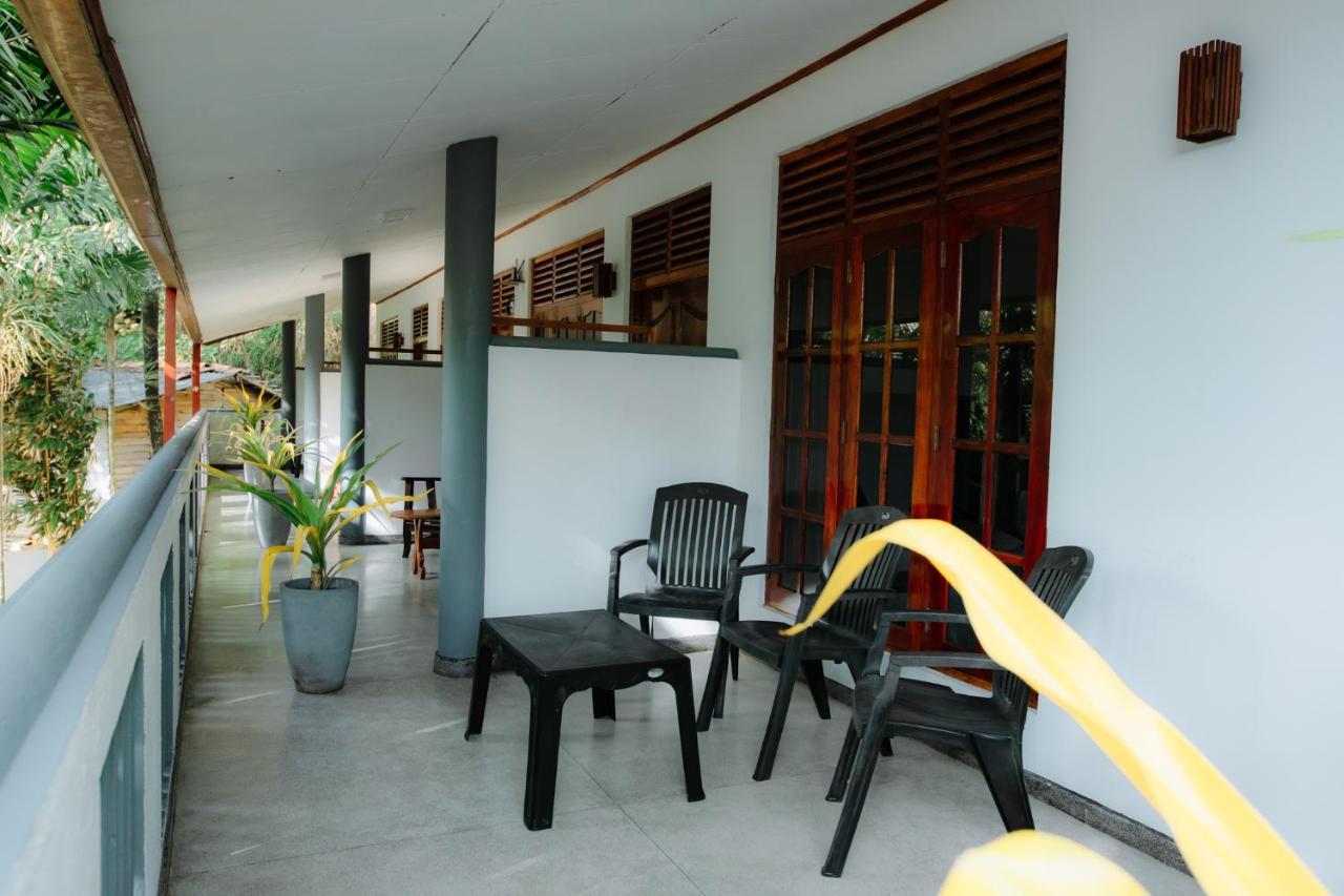 Celestial Inn Mirissa Bagian luar foto