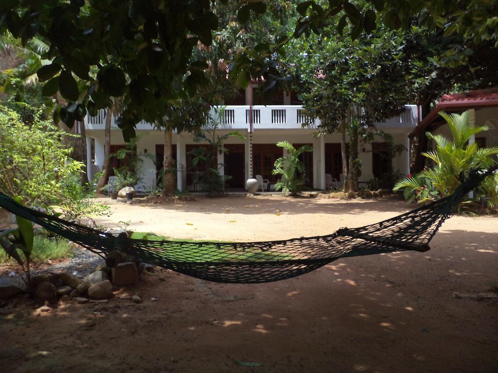 Celestial Inn Mirissa Bagian luar foto