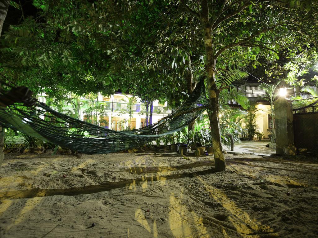 Celestial Inn Mirissa Bagian luar foto