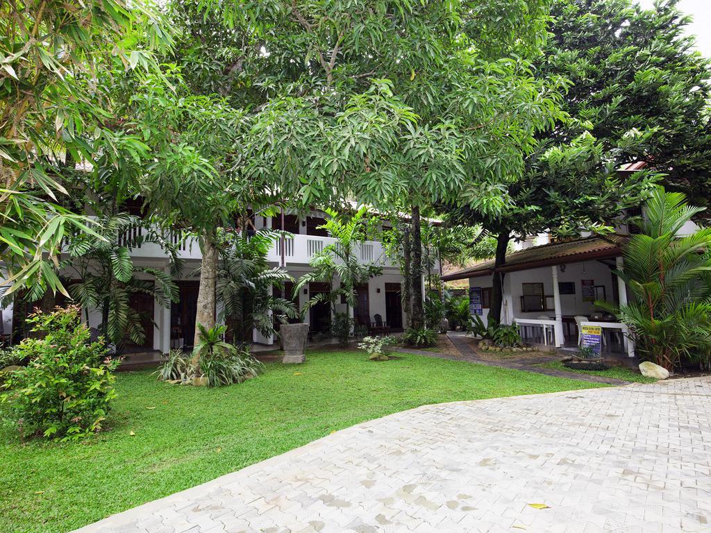 Celestial Inn Mirissa Bagian luar foto