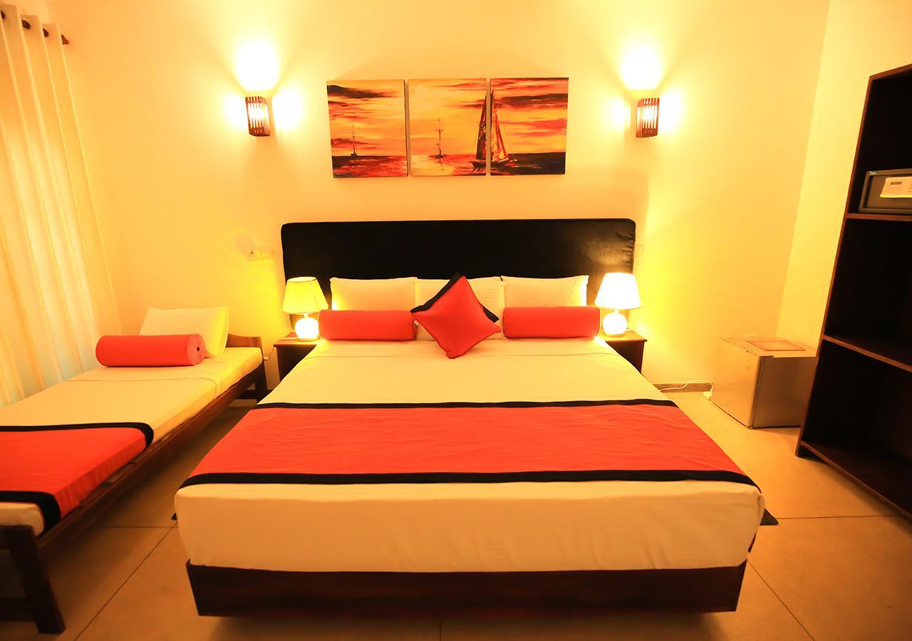 Celestial Inn Mirissa Bagian luar foto