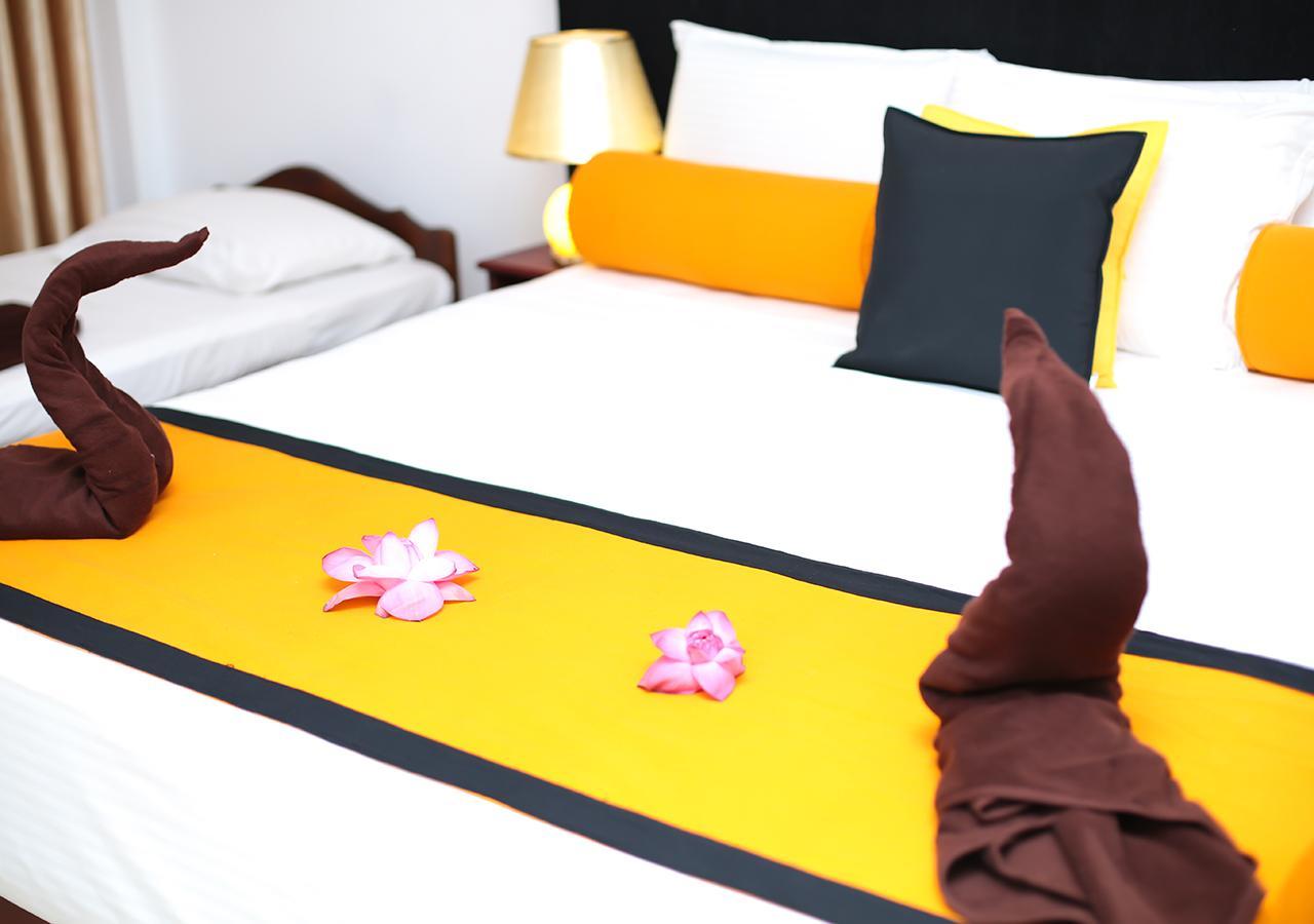 Celestial Inn Mirissa Bagian luar foto