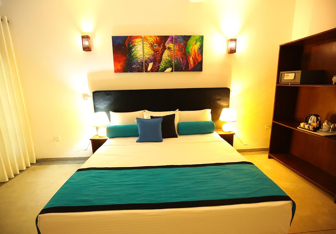 Celestial Inn Mirissa Bagian luar foto