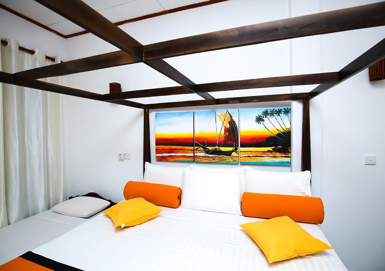 Celestial Inn Mirissa Bagian luar foto