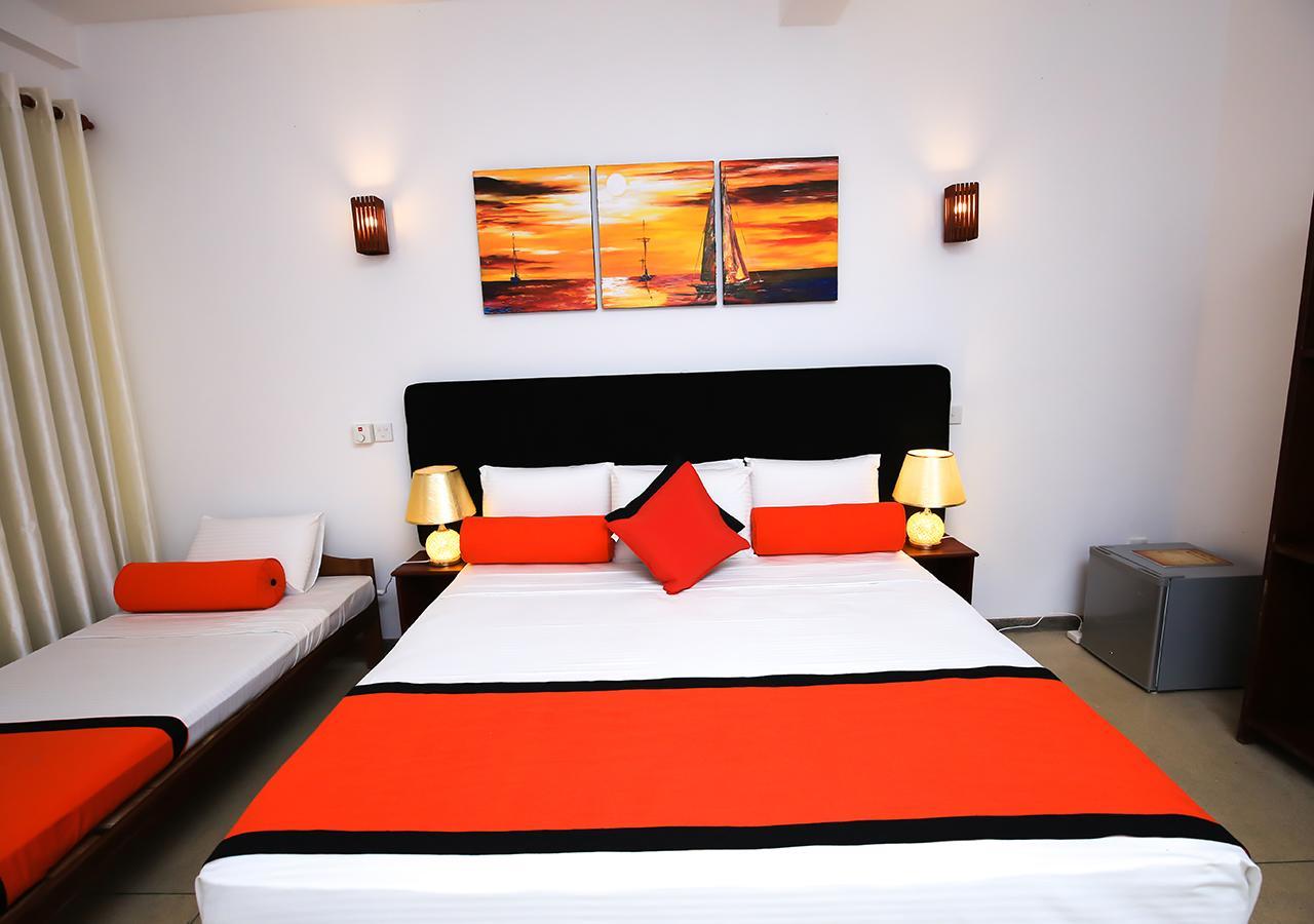 Celestial Inn Mirissa Bagian luar foto