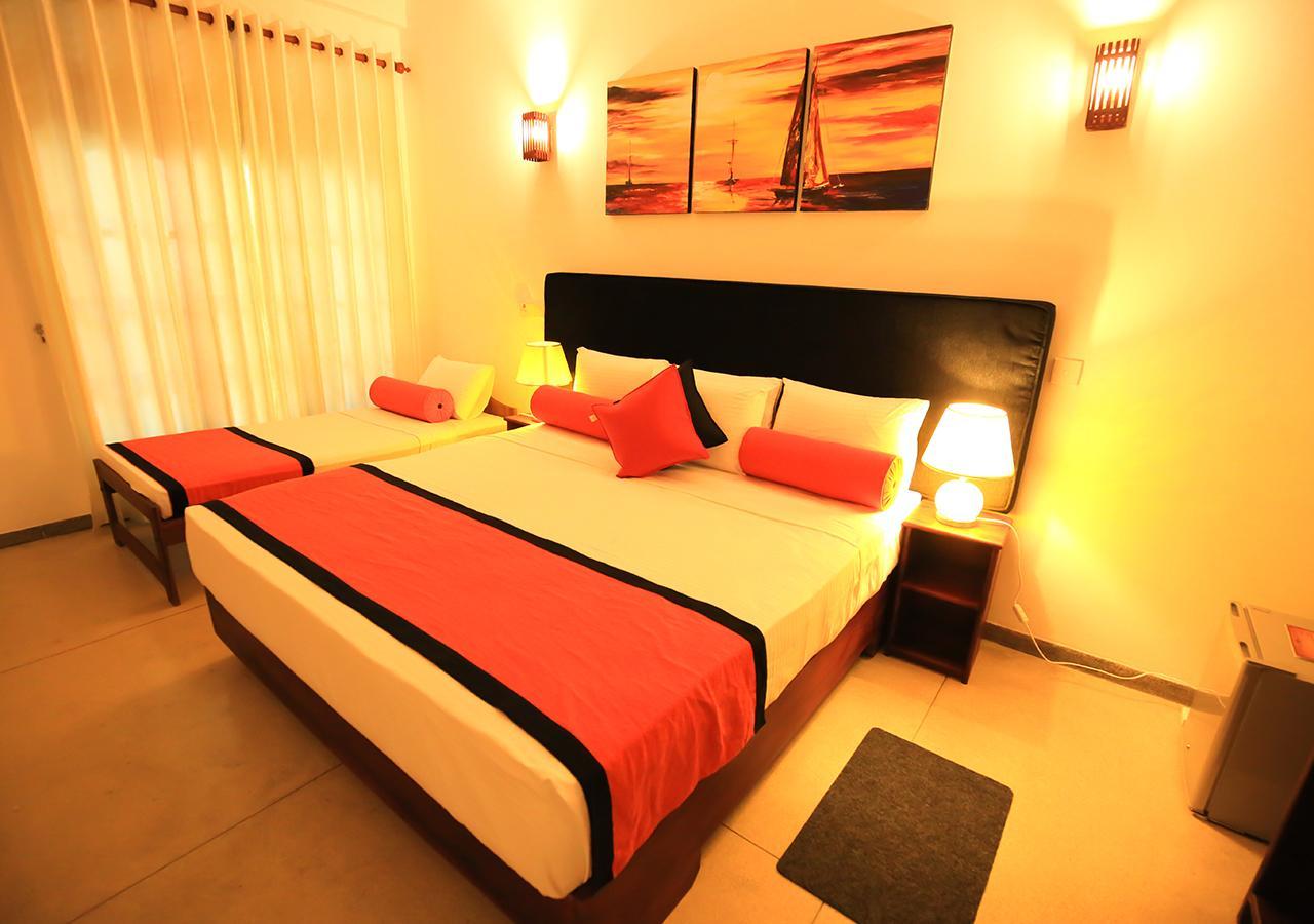 Celestial Inn Mirissa Bagian luar foto