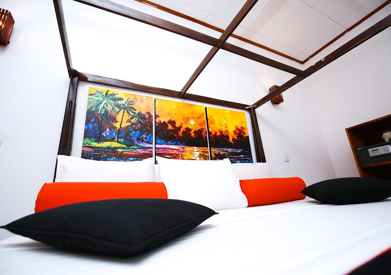 Celestial Inn Mirissa Bagian luar foto